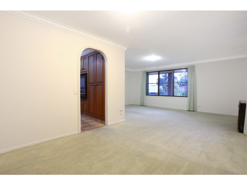 9 Roseville Court, Robina QLD 4226