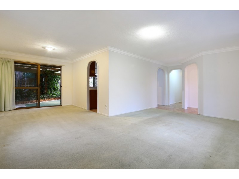 9 Roseville Court, Robina QLD 4226