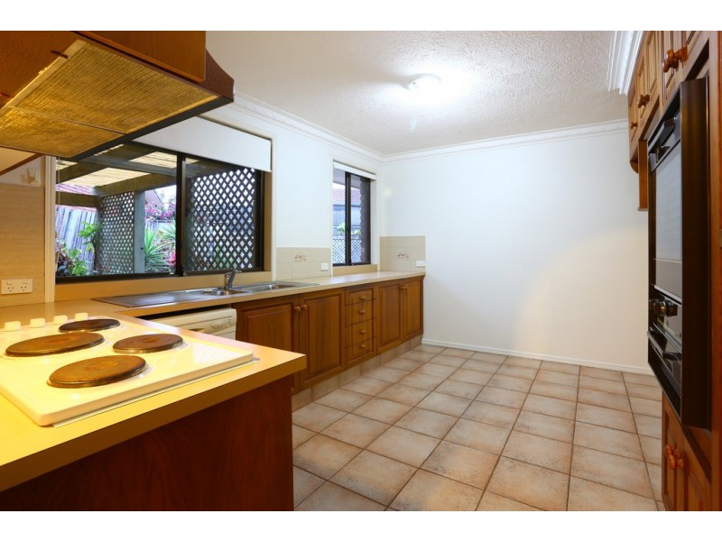 9 Roseville Court, Robina QLD 4226