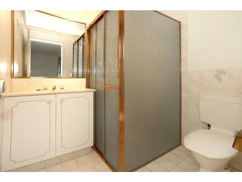 9 Roseville Court, Robina QLD 4226