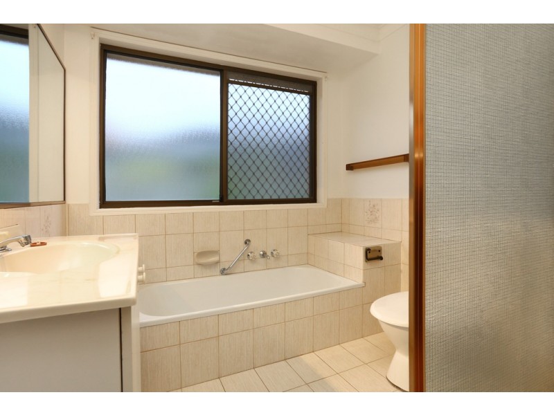 9 Roseville Court, Robina QLD 4226