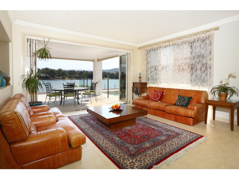 45 Brittany Drive, Oxenford QLD 4210