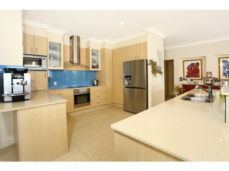 45 Brittany Drive, Oxenford QLD 4210