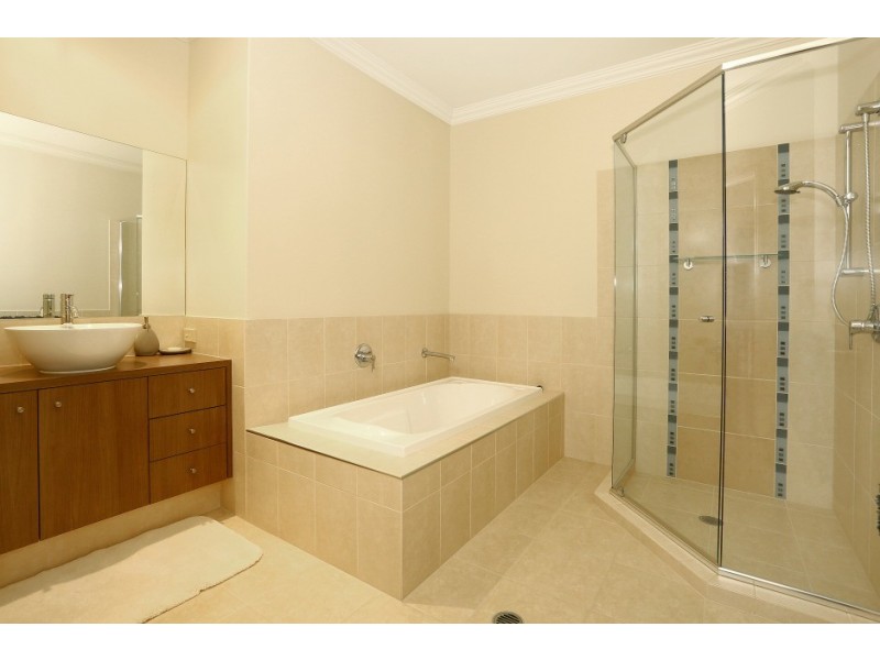 45 Brittany Drive, Oxenford QLD 4210