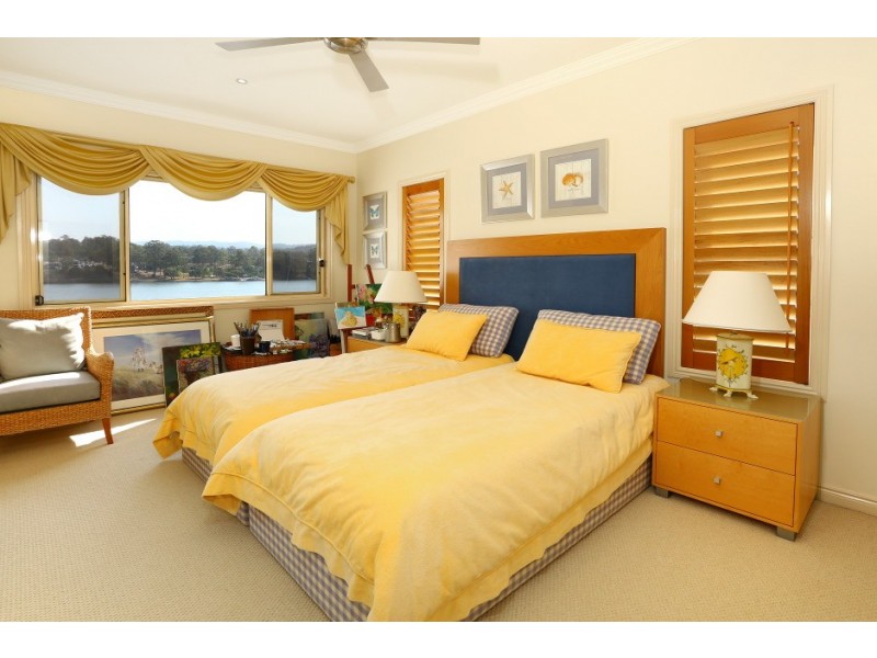 45 Brittany Drive, Oxenford QLD 4210