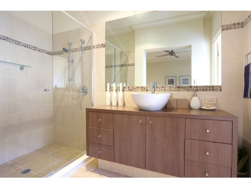 45 Brittany Drive, Oxenford QLD 4210