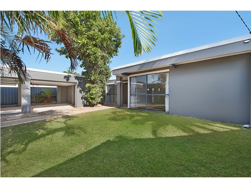 14 Monterey Court, Broadbeach Waters QLD 4218