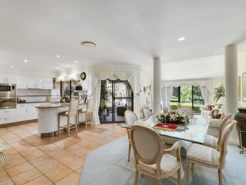 Villa 3 “Bradford” Rhode Island 125 Santa Cruz Blvd, Clear Island Waters QLD 4226