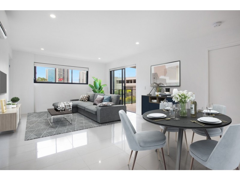 306/9 Hooker Boulevard, Broadbeach Waters QLD 4218