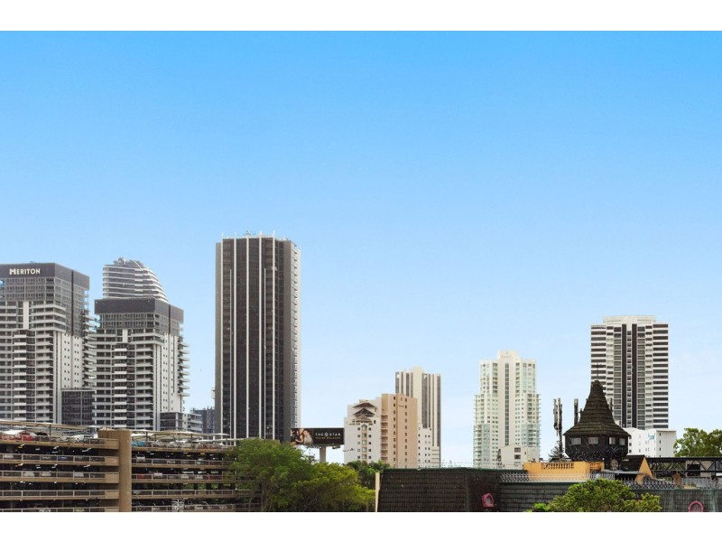 306/9 Hooker Boulevard, Broadbeach Waters QLD 4218