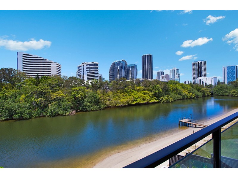 306/9 Hooker Boulevard, Broadbeach Waters QLD 4218