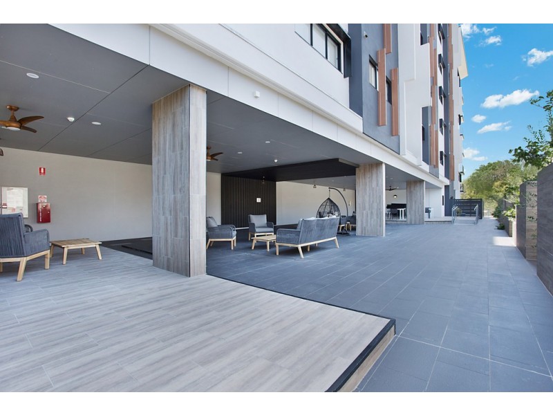 306/9 Hooker Boulevard, Broadbeach Waters QLD 4218