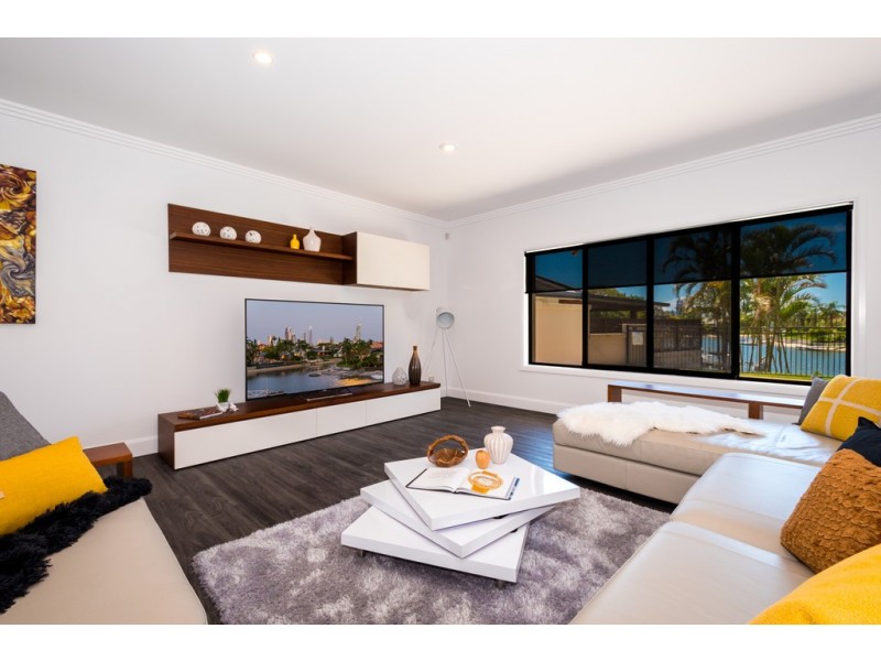 30 Edinburgh Road, Benowa Waters QLD 4217