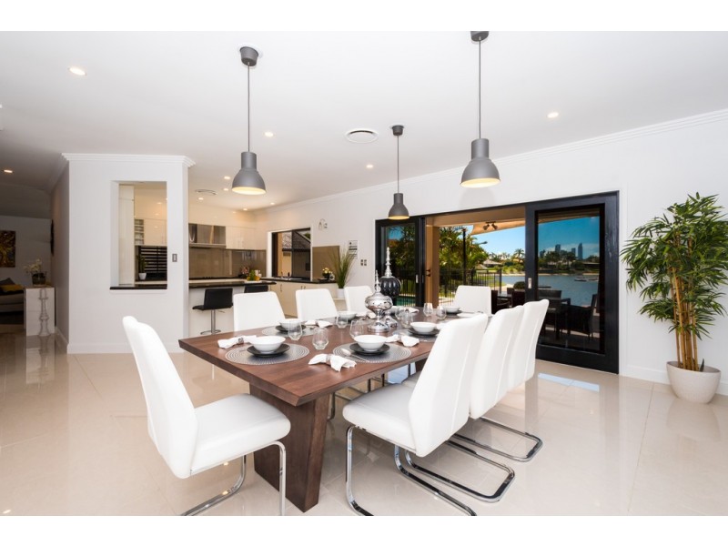 30 Edinburgh Road, Benowa Waters QLD 4217