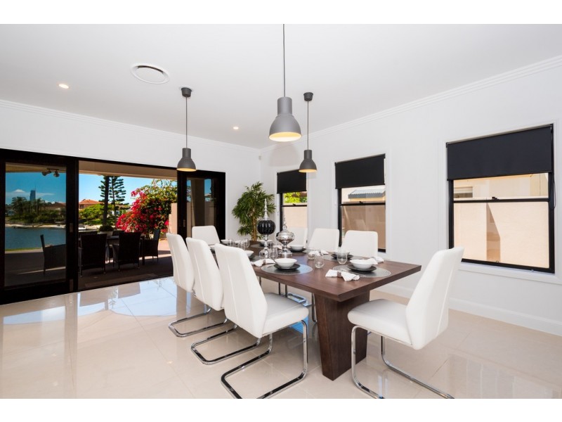 30 Edinburgh Road, Benowa Waters QLD 4217