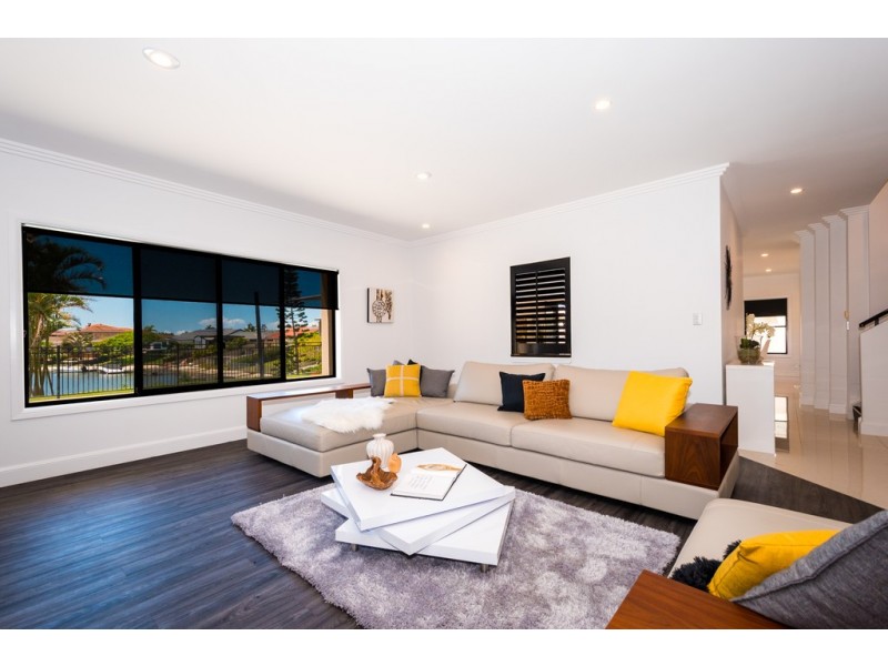 30 Edinburgh Road, Benowa Waters QLD 4217