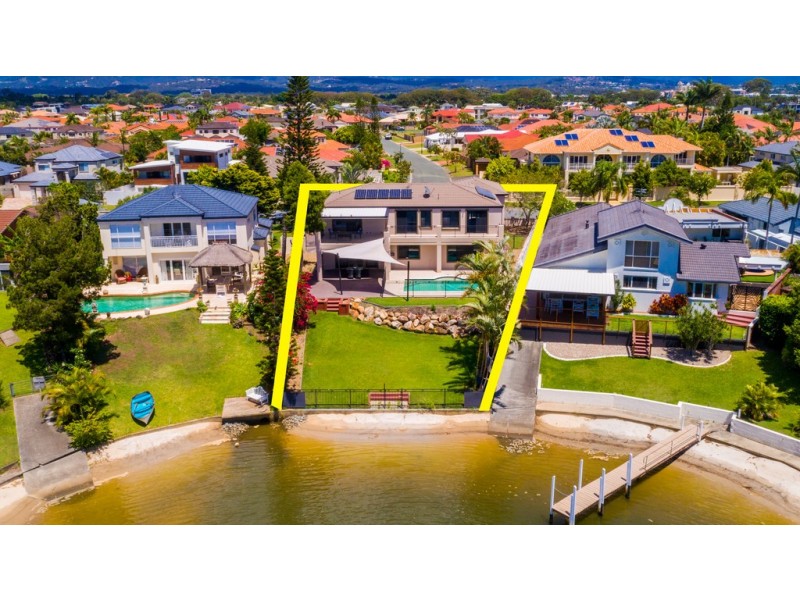 30 Edinburgh Road, Benowa Waters QLD 4217