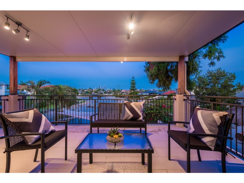 30 Edinburgh Road, Benowa Waters QLD 4217