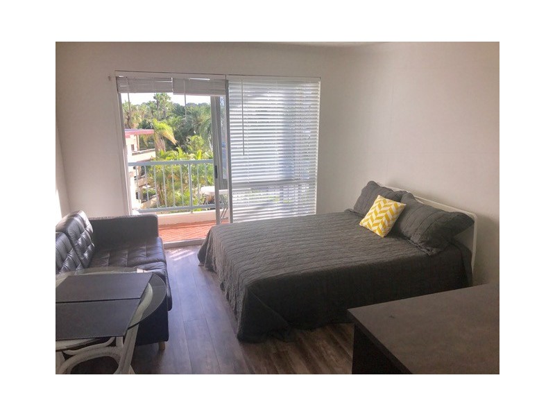 413/2 Barney Street, Southport QLD 4215