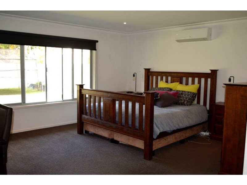 66 Savoy Drive, Broadbeach Waters QLD 4218