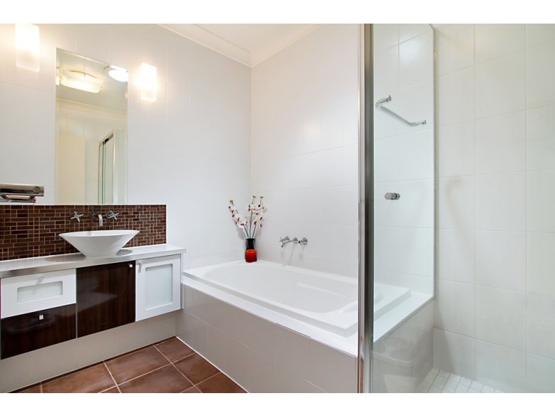 Carrara QLD 4211