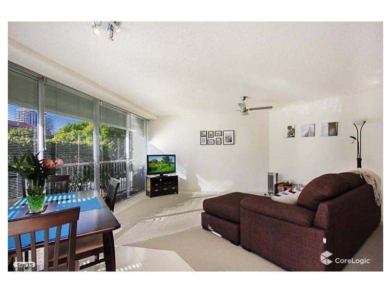 3/30 Chelsea Ave, Broadbeach QLD 4218