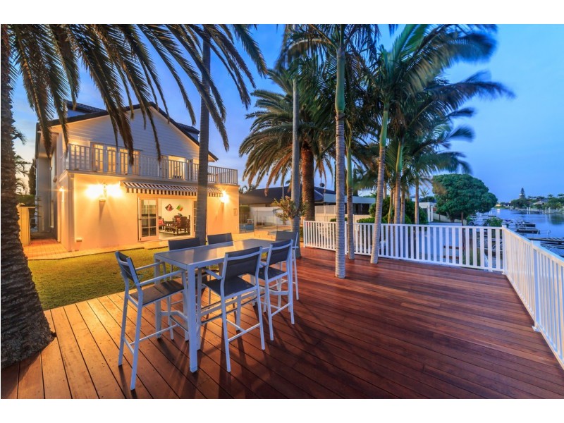 89 Campbell Street, Sorrento QLD 4217