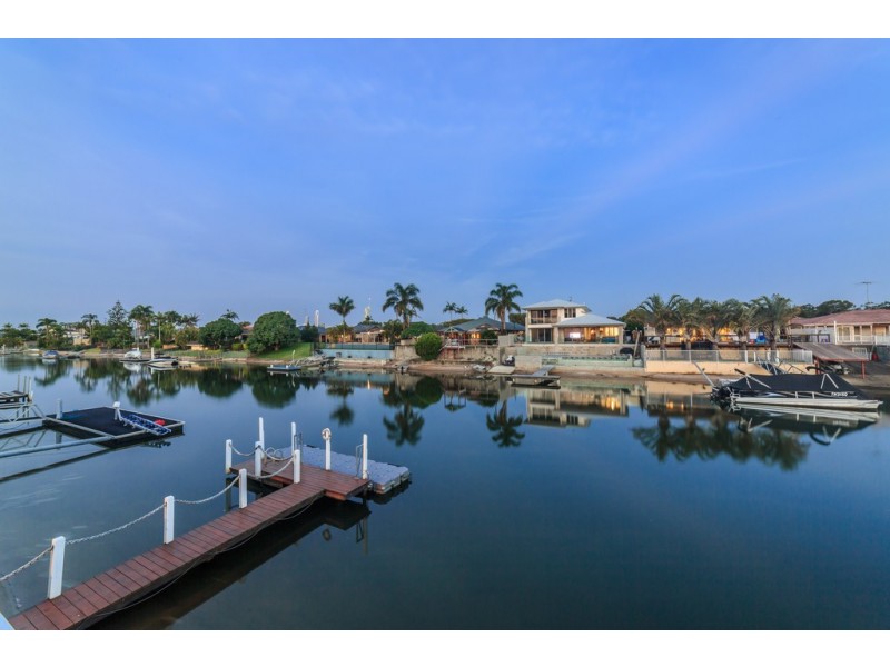 89 Campbell Street, Sorrento QLD 4217