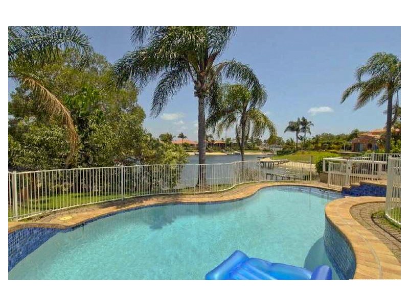 4 Cocos Crescent, Broadbeach Waters QLD 4218