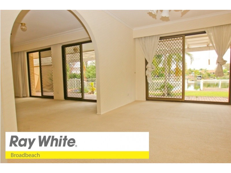 4 Cocos Crescent, Broadbeach Waters QLD 4218