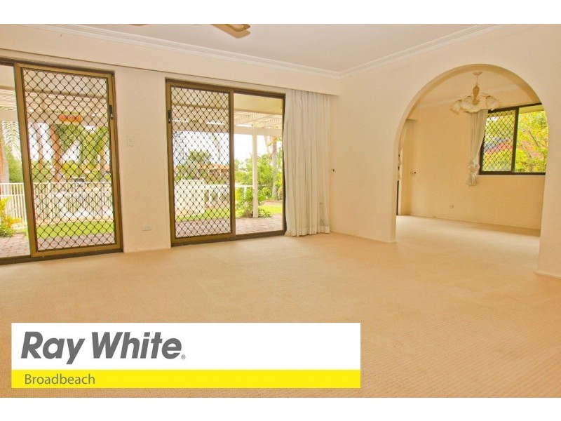 4 Cocos Crescent, Broadbeach Waters QLD 4218