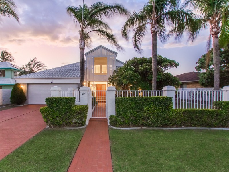 27 Martinique Way, Clear Island Waters QLD 4226