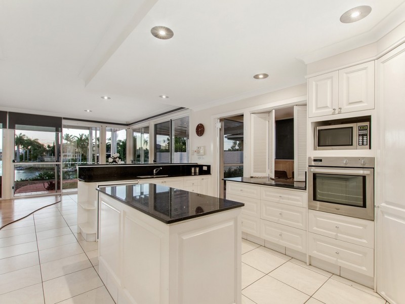 27 Martinique Way, Clear Island Waters QLD 4226