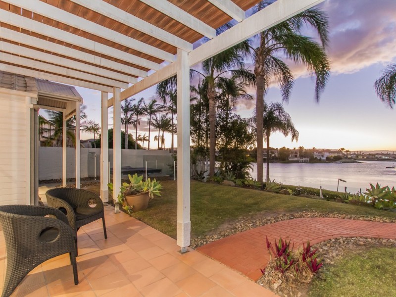 27 Martinique Way, Clear Island Waters QLD 4226