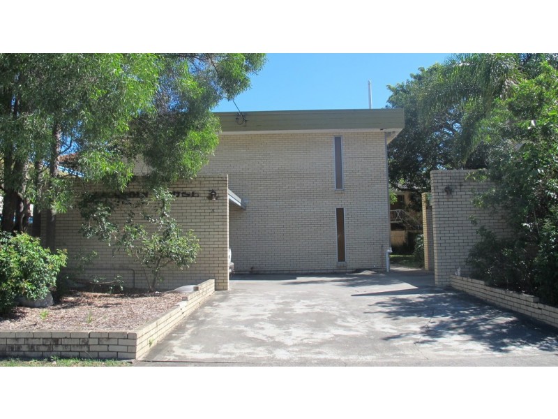 21 Thomas Drive, Chevron Island QLD 4217