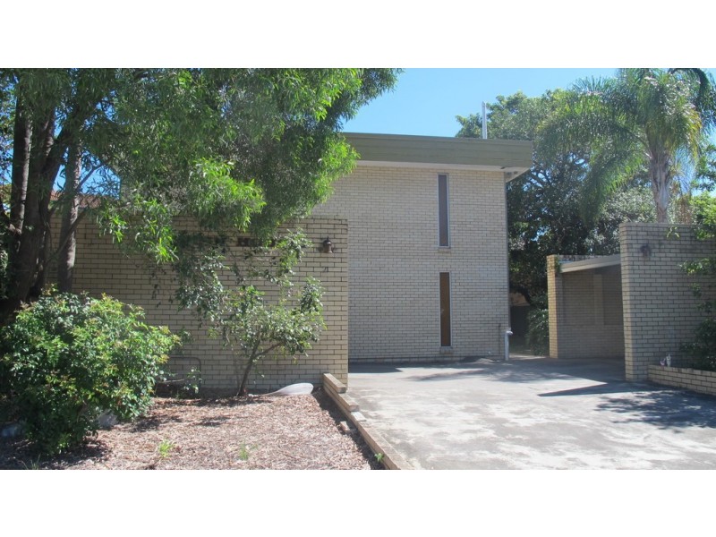 21 Thomas Drive, Chevron Island QLD 4217