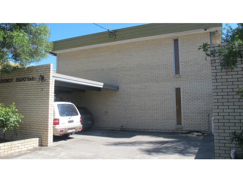 21 Thomas Drive, Chevron Island QLD 4217