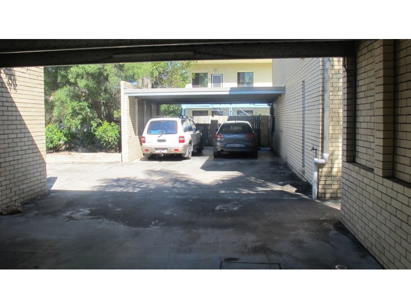 21 Thomas Drive, Chevron Island QLD 4217