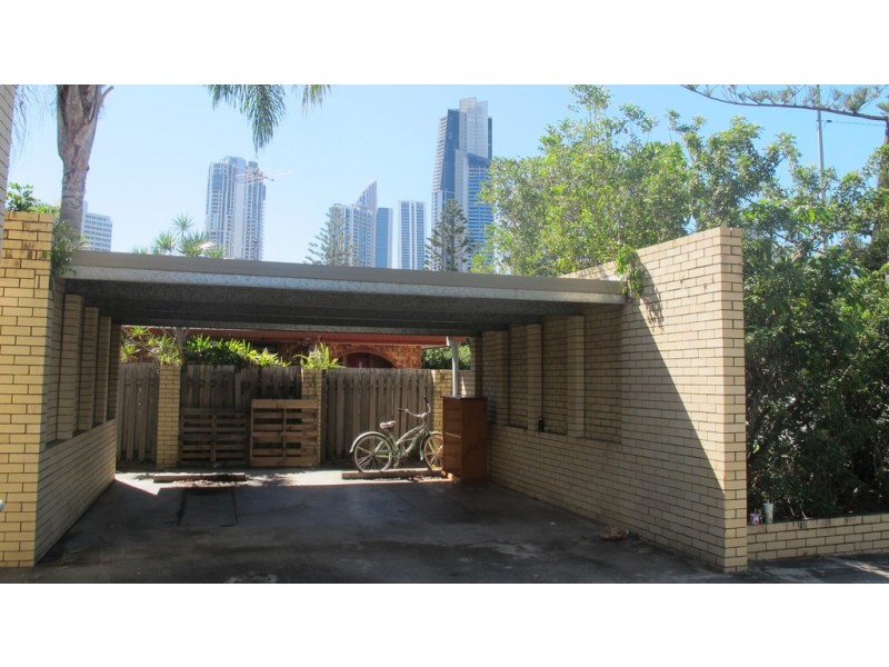 21 Thomas Drive, Chevron Island QLD 4217