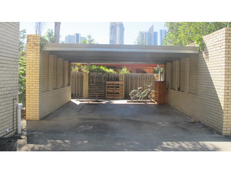 21 Thomas Drive, Chevron Island QLD 4217