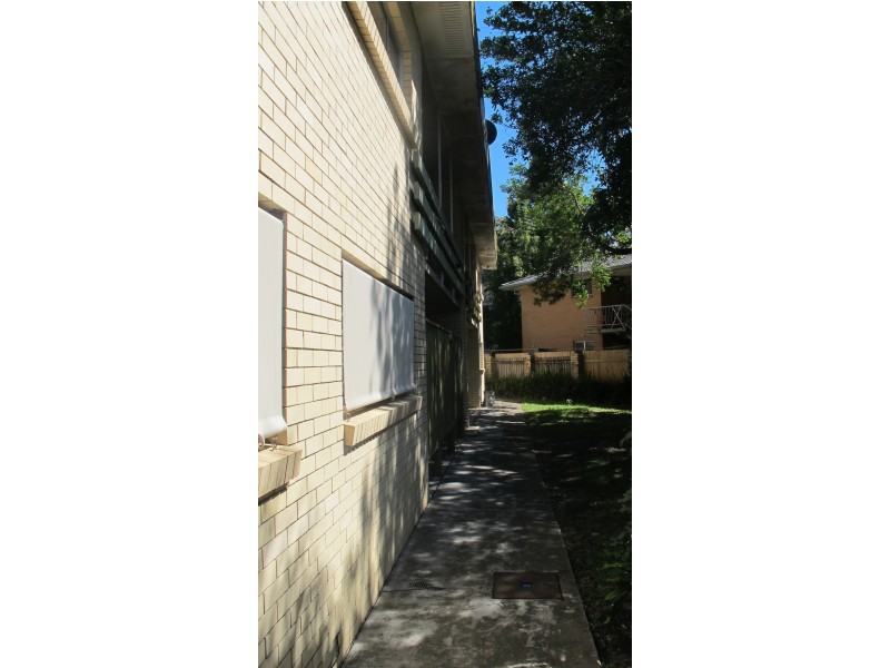 21 Thomas Drive, Chevron Island QLD 4217