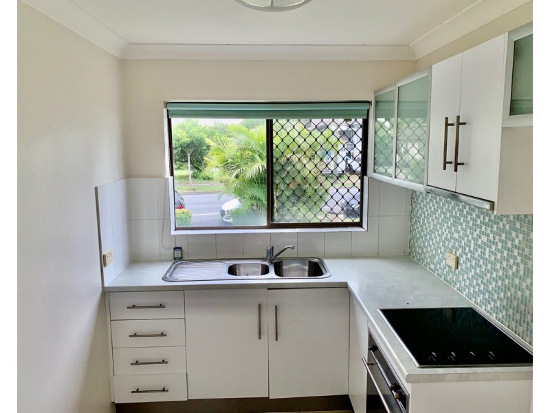 2/206 Surf Parade, Broadbeach QLD 4218