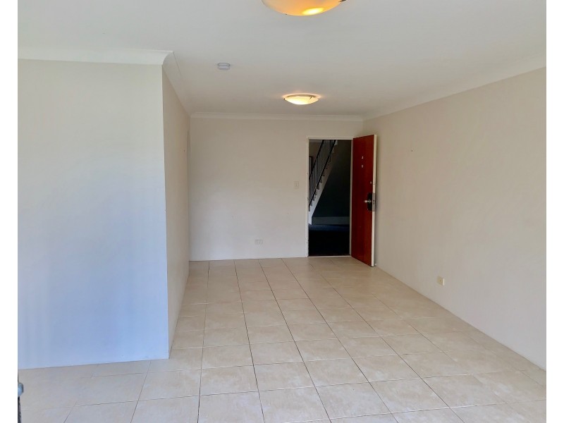 2/206 Surf Parade, Broadbeach QLD 4218