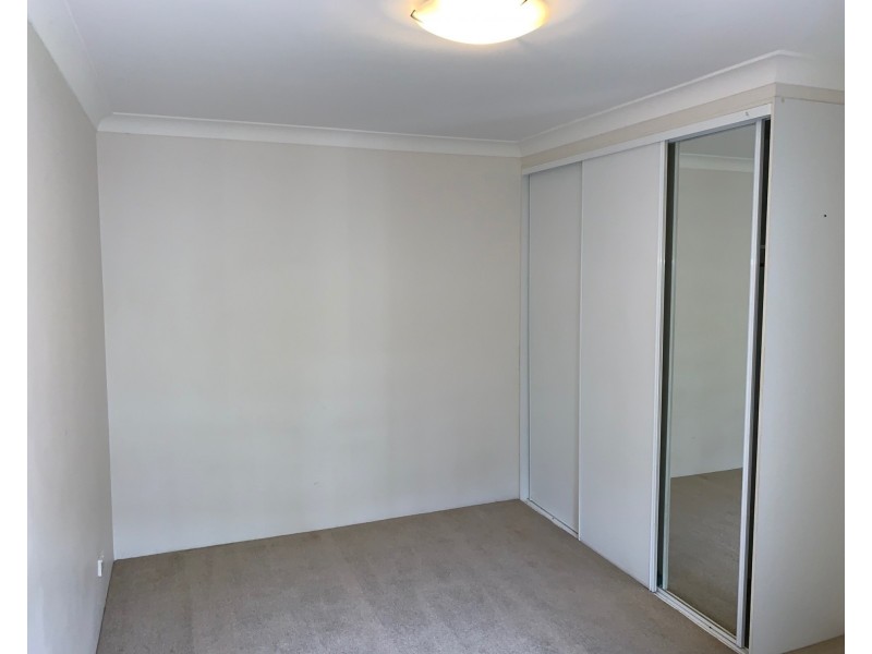 2/206 Surf Parade, Broadbeach QLD 4218