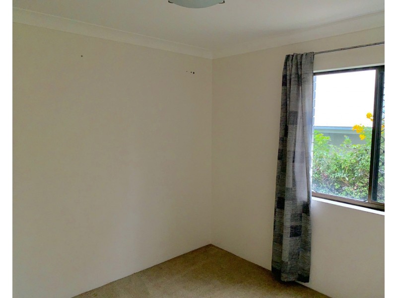 2/206 Surf Parade, Broadbeach QLD 4218