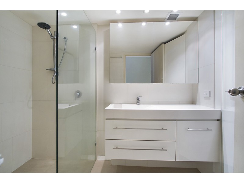 4 ‘Parkdale Apartments’ 12 Chelsea Avenue, Broadbeach QLD 4218