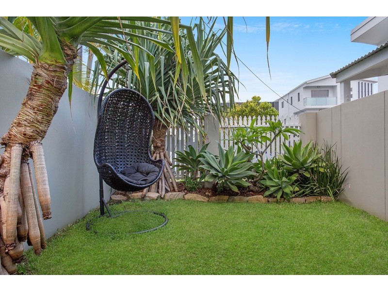 68 Seagull Avenue, Mermaid Beach QLD 4218