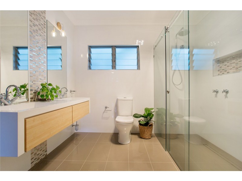 68 Seagull Avenue, Mermaid Beach QLD 4218