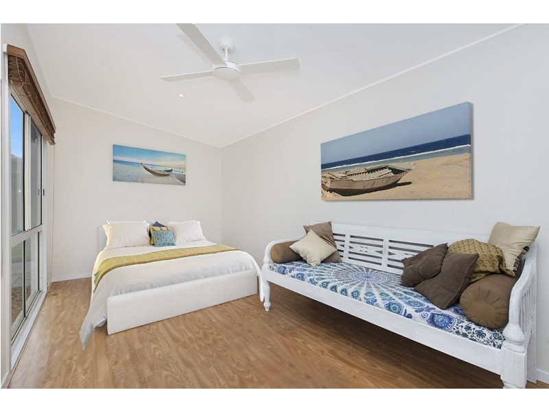68 Seagull Avenue, Mermaid Beach QLD 4218