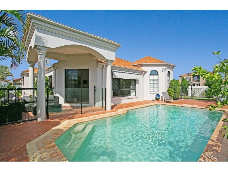 30 Deborah Avenue, Benowa Waters QLD 4217